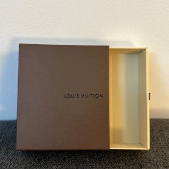 Louis Vuitton box - Picture 2 of 3